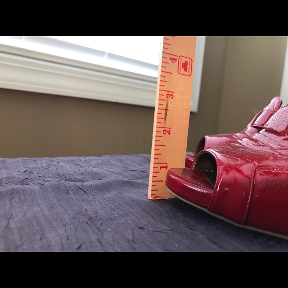 Linea Paola Shiny Patent RED heels 8 - Picture 10 of 16